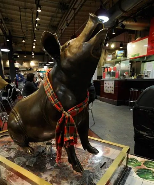 На изображении может находиться человек животное млекопитающее и лошадь