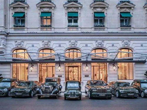 Выйдите из отеля и сядьте в эти классические автомобили