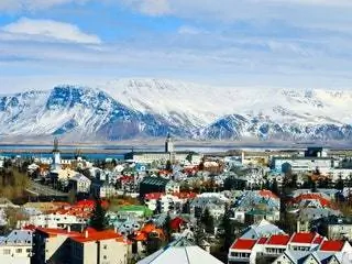 На изображении может находиться пейзаж на улице природа пейзаж гора вид с воздуха окрестности город и здание