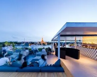 Таиланд Бангкок Бар The Rooftop в Sala Rattanakosin
