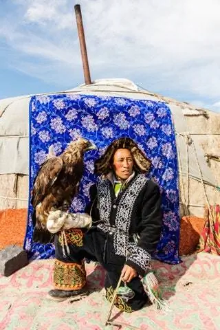 Охотник на орлов в Монголии