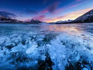 Это изображение может содержать Гора Природа На открытом воздухе Ледяной пейзаж Снег и ледник