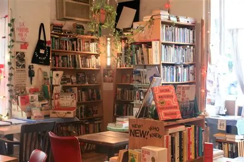 Книжный магазин Topos Риджвуд Квинс Нью-Йорк Книжный магазин Topos Риджвуд Квинс Нью-Йорк
