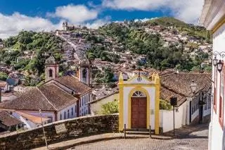 Изображение может содержать крышу, дверную плитку, дорожку и дорожку на крыше