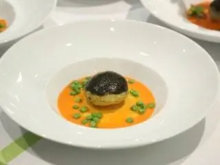 Это изображение может содержать керамическое и фарфоровое искусство. Это изображение может содержать керамическое и фарфоровое искусство.