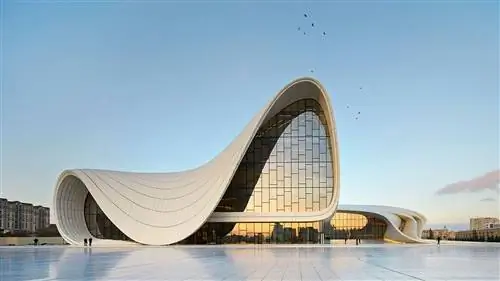7 красивых зданий в неожиданных местах