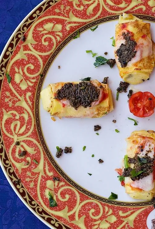 На изображении может находиться еда блюдо еда завод бургер и пицца