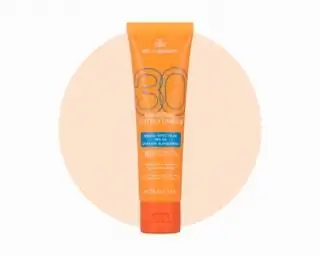 На изображении может находиться косметическая бутылка с солнцезащитным кремом и лента