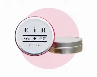 На изображении может находиться скотч и косметика