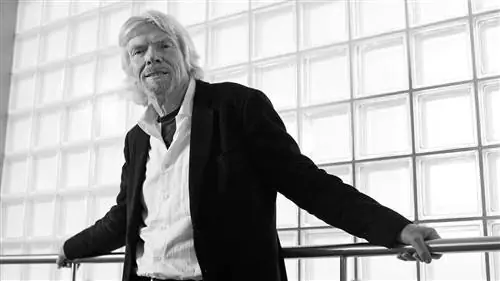 Сэр Ричард Брэнсон на самом деле ненавидит отели