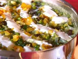 На изображении может находиться растительная пища, еда, пицца, продукты и миска