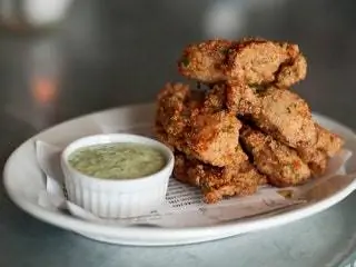 На изображении может находиться еда и жареная курица