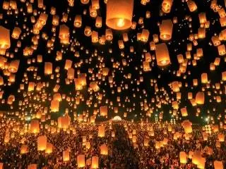 На изображении может находиться люстра и освещение Crowd Festival Lamp