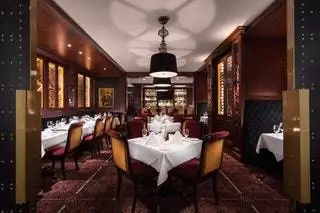 Ресторан Британской Колумбии в Ванкувере Коктейль-бар Hy's Steakhouse