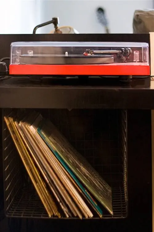 Это изображение может содержать книгу и электронику.