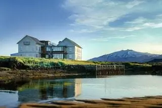 На изображении может находиться природа вода на улице жилье здание приют сельская местность сельский дом и дача у воды