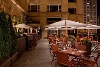 NoMi Garden Rooftop Bars Чикаго
