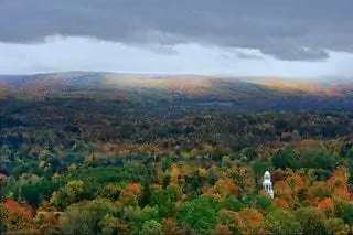 На изображении может находиться природа на улице пейзаж пейзажи растительность гора сельская местность и плато