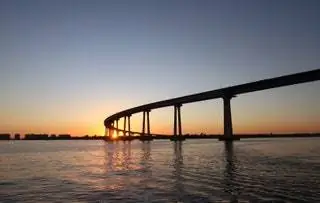 Мост в Коронадо Сан-Диего