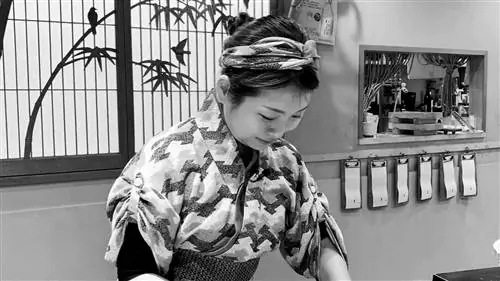 Как японские повара-суши претендуют на место за стойкой