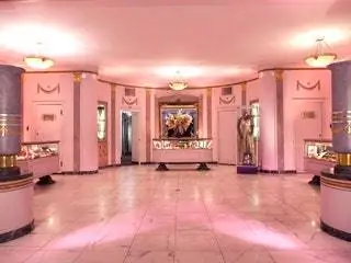 На изображении может находиться напольное покрытие Пол в помещении Вестибюль и комната