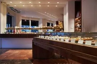 Des Gâteaux et du Pain