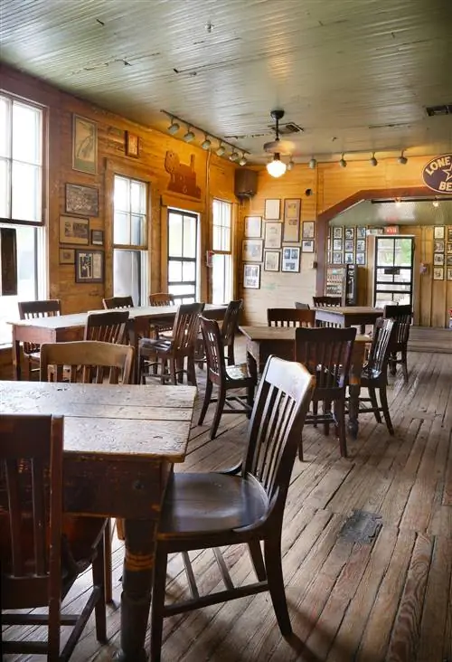 Интерьер бара Gruene Hall Austin