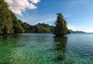 На изображении может находиться Земля на улице Природа Океан Вода Море Береговая линия Побережье и остров