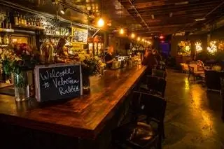 Интерьер бара Velveteen Rabbit в Лас-Вегасе