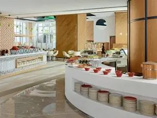 Десерт The Place Cordis Hong Kong Brunch