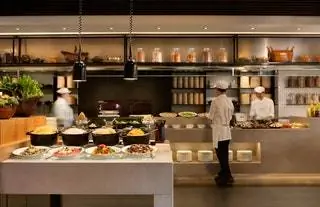 The Market Hotel Icon Hong Kong Бранч-буфет Cooking Station