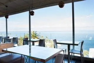 Уровень 2 в George's в баре Cove San Diego
