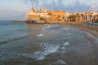 Пляжи Барселоны Stiges