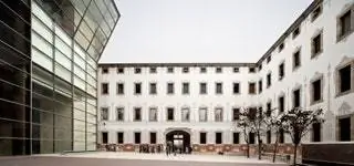 Центр современной культуры Барселоны Музей CCCB в Барселоне