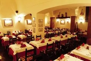 Португалия Лиссабон Ресторан Clube de Fado