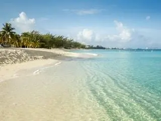 На изображении может находиться Земля на улице Природа Береговая линия Вода Море Океан побережье Лето Пляж и остров