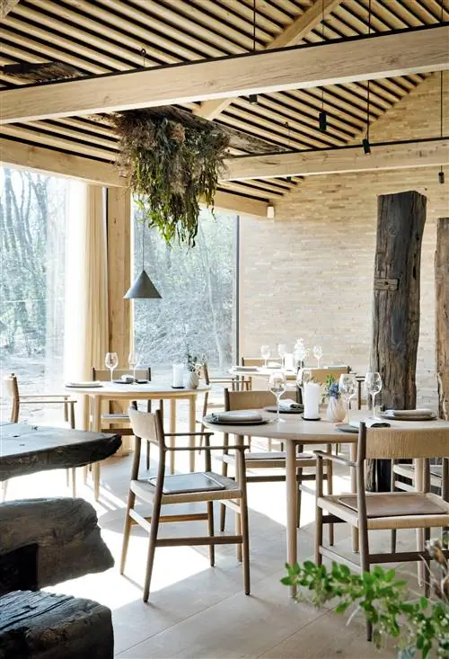 Журнал Cond Nast Traveller, март 2019 г. Подвижные праздники Самые влиятельные повара планеты рассказывают о своих любимых блюдах