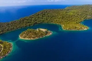 На изображении может находиться на улице Природа Земля Океан Вода Море Береговая линия Побережье Пляж и остров