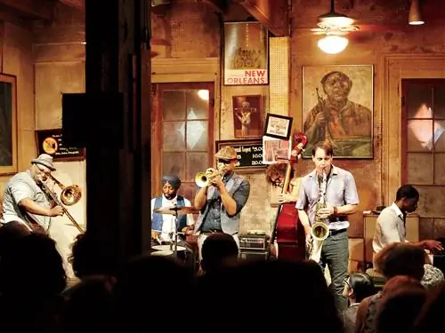 На изображении может находиться человек музыкант музыкальный инструмент музыкальная группа активный отдых гитара и исполнитель