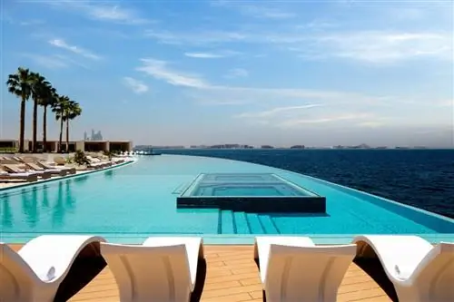 Burj Al Arab Jumeirah Hotel Dubai Внешний пейзажный бассейн Burj Al Arab Jumeirah Hotel Dubai Внешний пейзажный бассейн