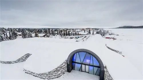 Внутри шведского Icehotel 365, первого в мире круглогодичного ледяного отеля
