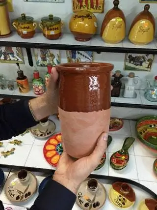 Это изображение может содержать напиток, сок, напиток, смузи, молочный коктейль и молоко.