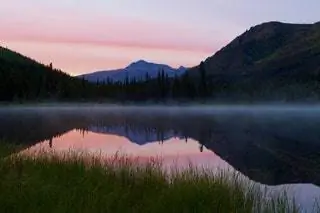 На изображении может находиться природа вода на улице растение ель Abies and Lake