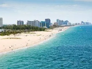 На изображении может находиться на улице природа океан вода морской пейзаж лето пейзаж береговая линия и здание