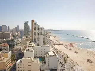 На изображении может находиться город Город Городское здание Высотное здание Пейзаж на улице Природа Пейзаж и многоквартирный дом