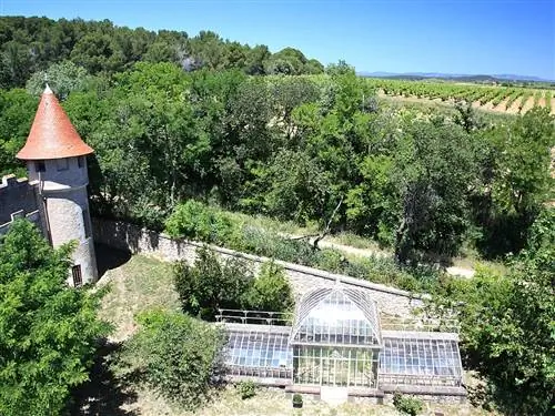 На изображении может находиться: на улице, природа и здание