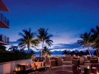 На изображении может находиться отель Summer Tropical Building and Resort