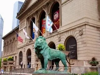 На изображении может находиться архитектура и здание человека