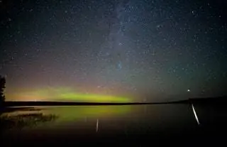 Северное сияние над Национальным парком Айл-Рояль в Мичигане
