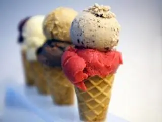 На изображении может находиться десерт Creme Cream Food и мороженое